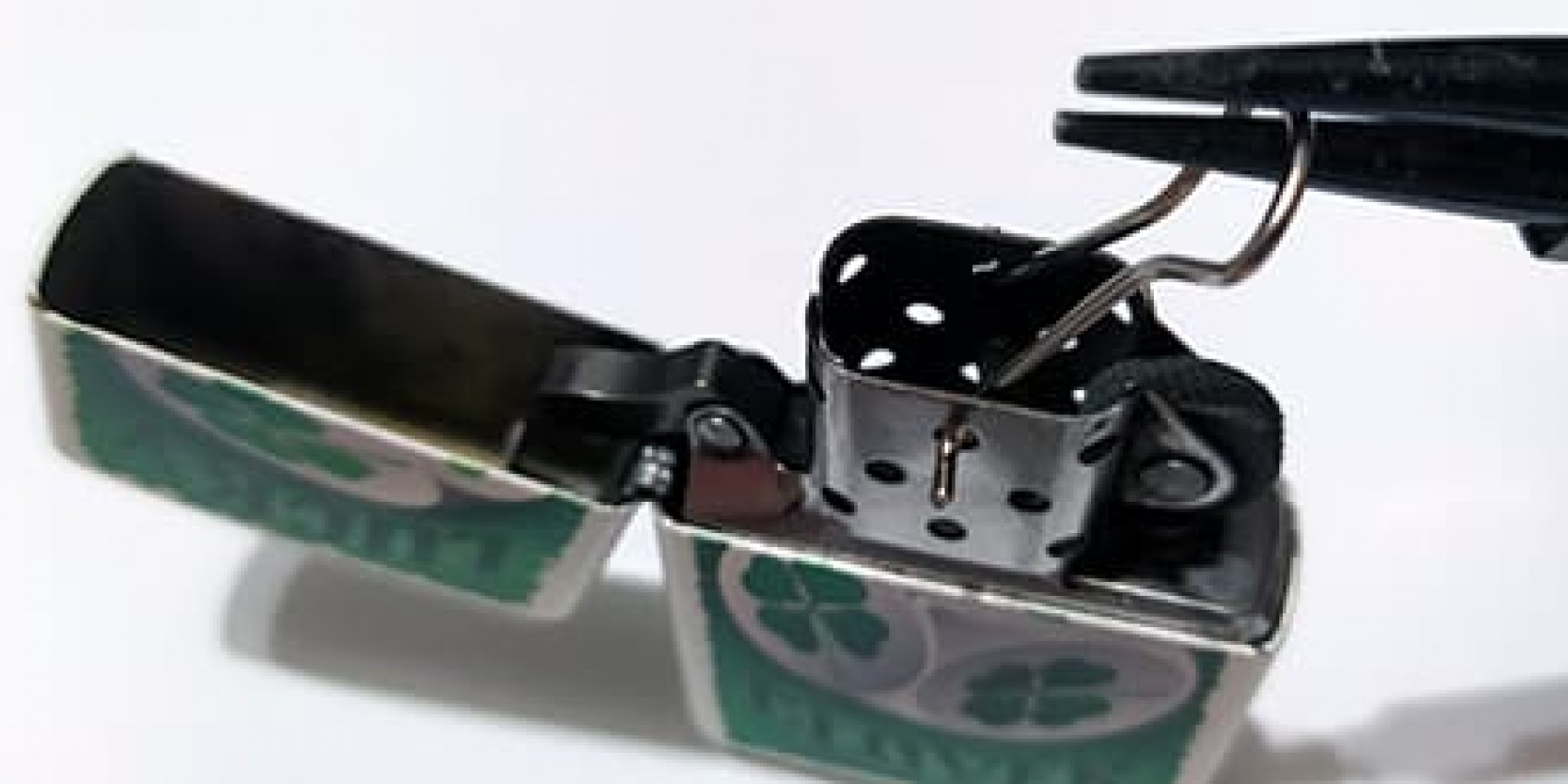 Як дістати застряглий інсерт з Zippo
